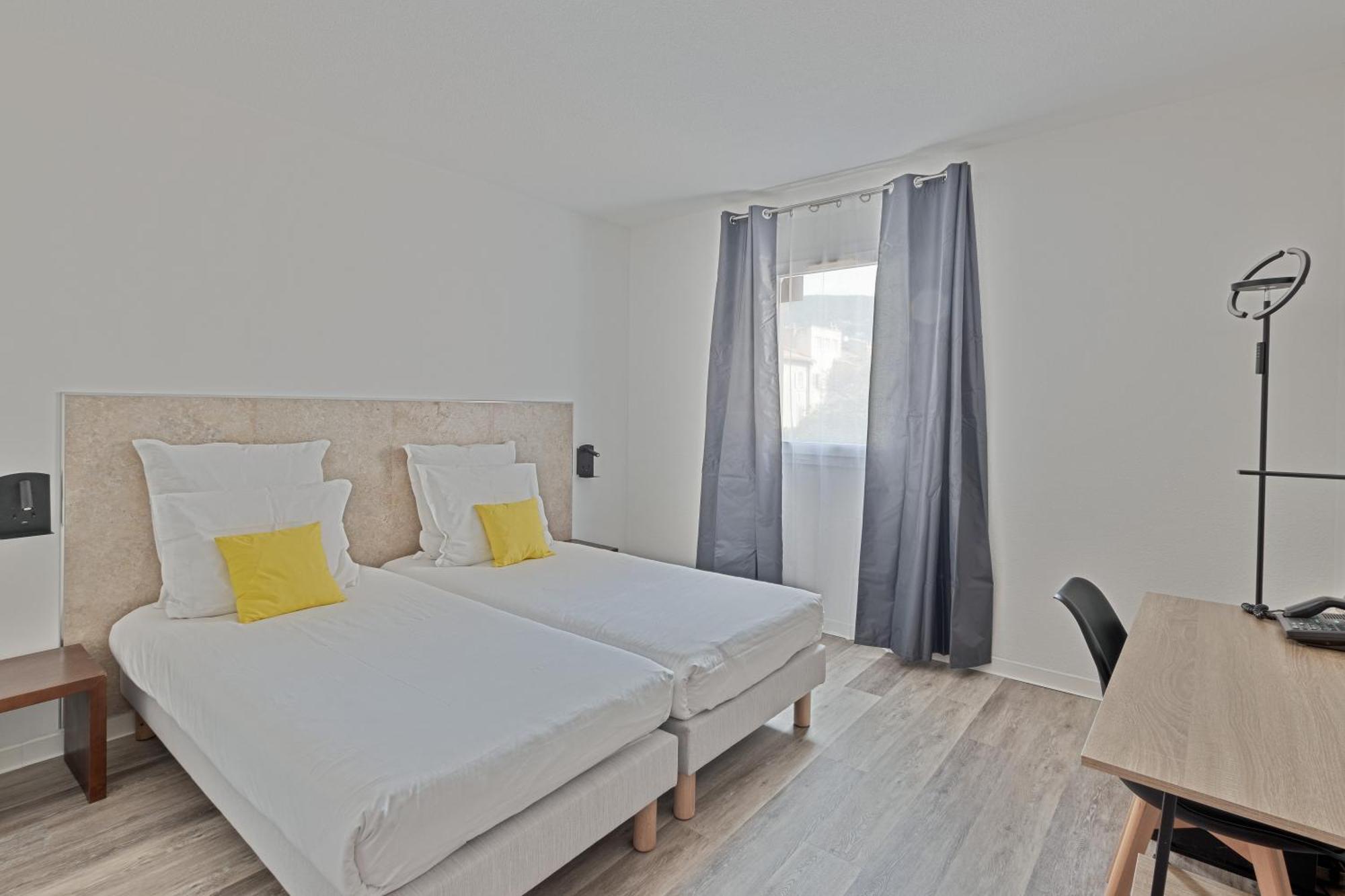 Hotel Provence ドラギニャン エクステリア 写真